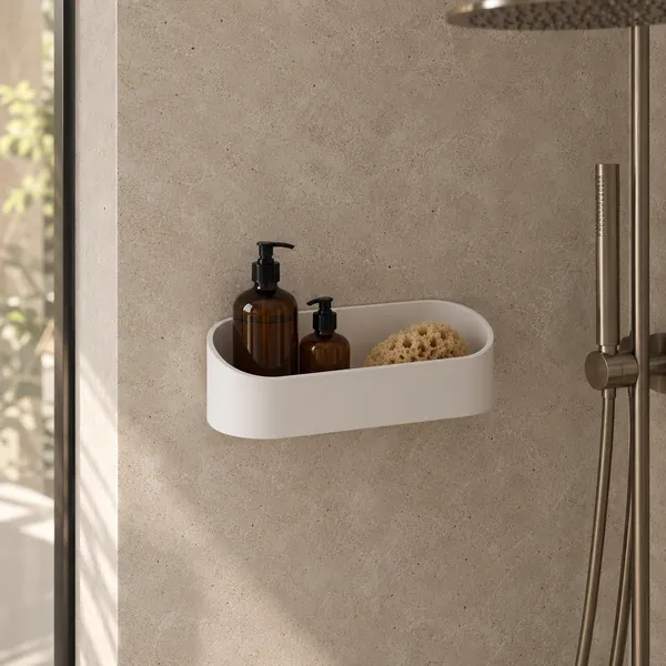Contenedor de ducha Declive de Solid Surface (Corian®) blanco mate instalado en la pared de la ducha