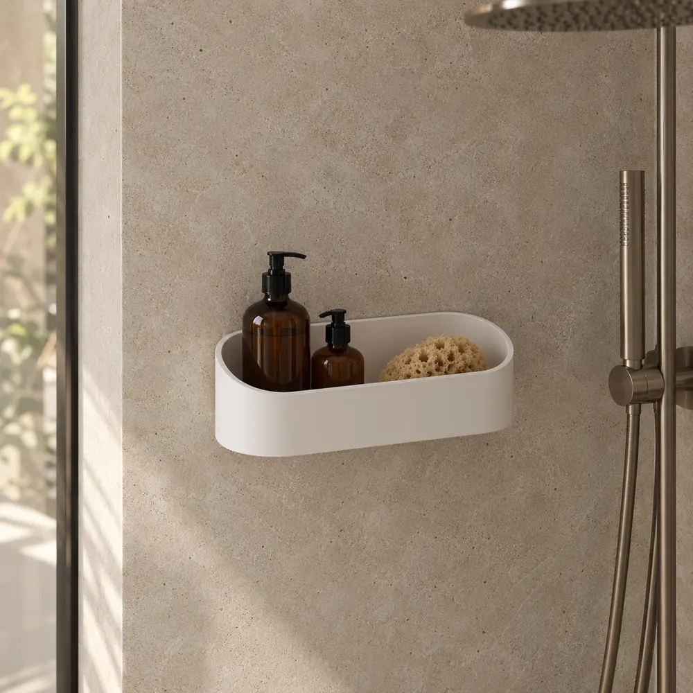 Contenedor de ducha Declive de Solid Surface (Corian®) blanco mate instalado en la pared de la ducha
