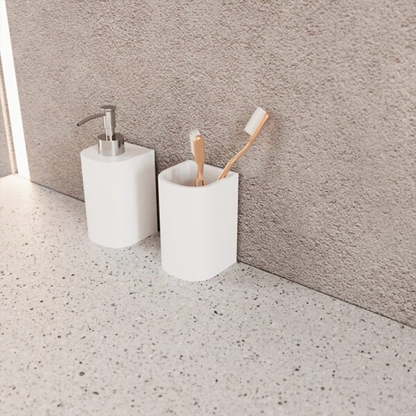 "Accesorios de baño de Corian elegantes en baño moderno"